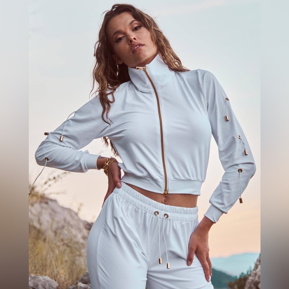 NWTs Antoninias Fitcy Tracksuit Jacket White with Goldtone Accents Size Medium